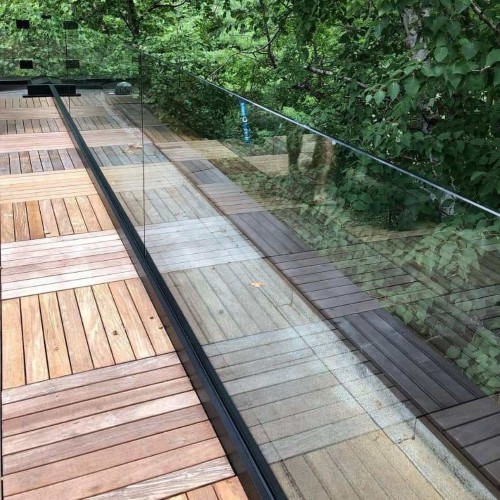 جان پناه شیشه ای