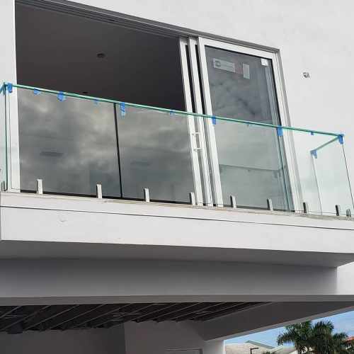 نرده شیشه ای آکات گلس